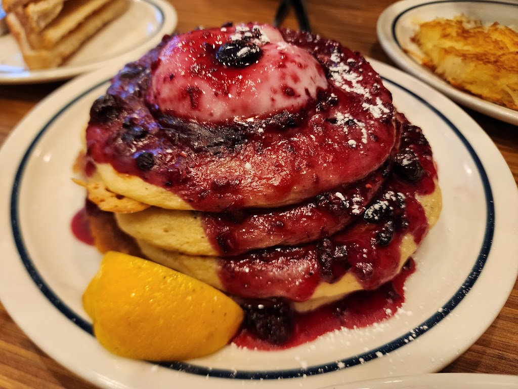 IHOP | restaurant | 32 Newtown Rd, Danbury, CT 06810, USA | 2034563471 OR +1 203-456-3471