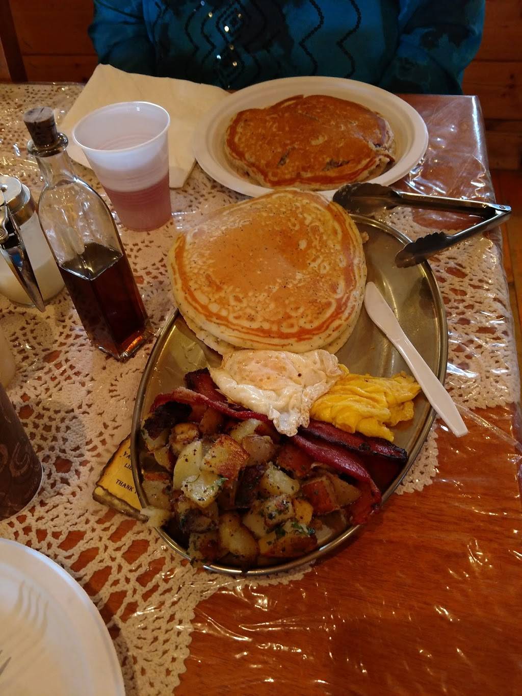 Heritage Farm Pancake House | restaurant | 15 Parker Hill Rd, Sanbornton, NH 03269, USA | 6035245400 OR +1 603-524-5400