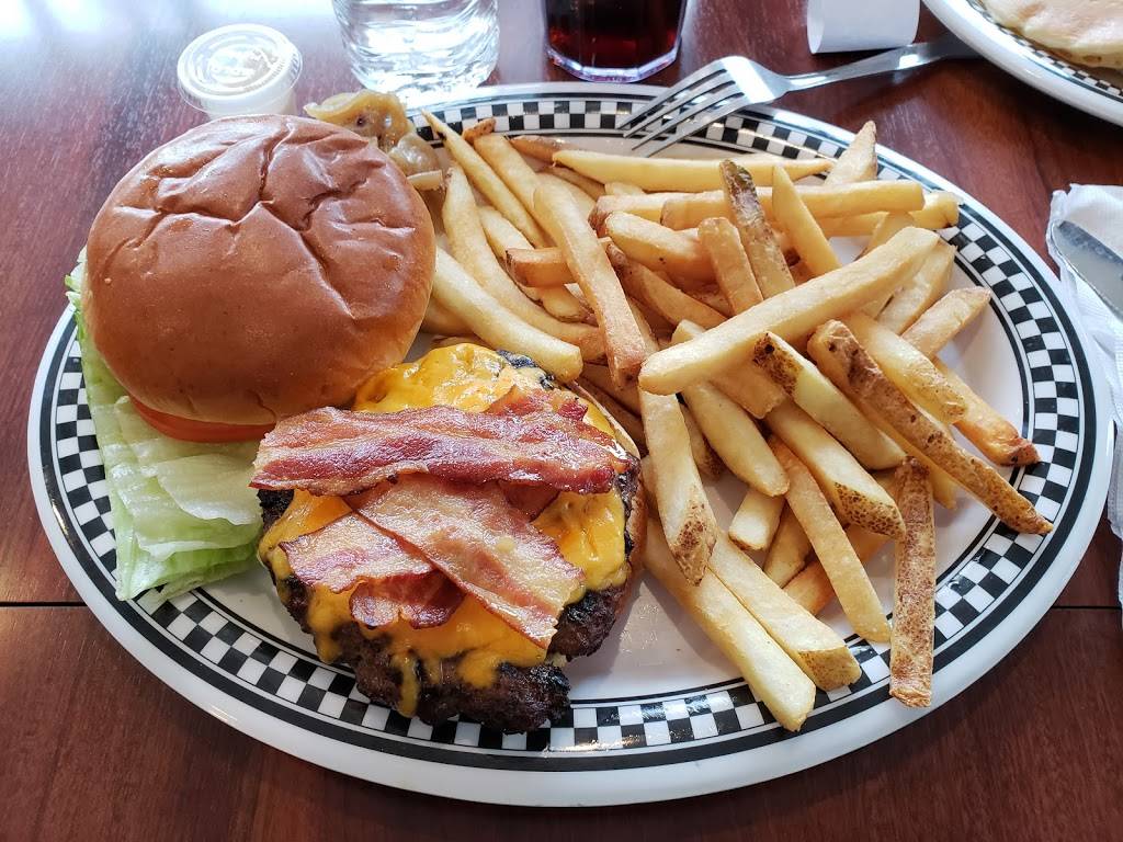 Cozy Corner Restaurant and Pancake House | bakery | 2294 N Milwaukee Ave, Chicago, IL 60647, USA | 7732762215 OR +1 773-276-2215