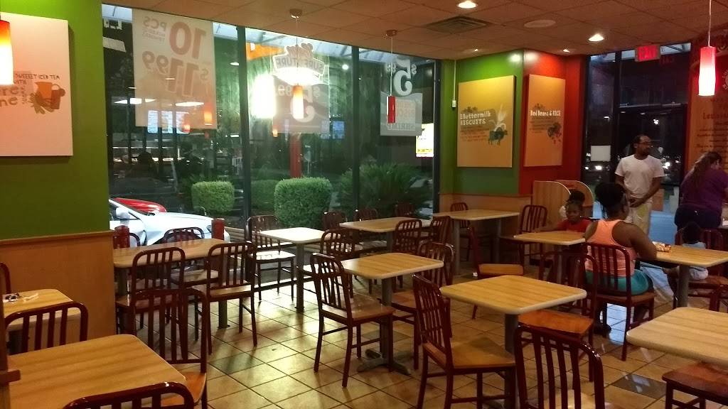 Popeyes Louisiana Kitchen | restaurant | 9222 Cullen Blvd, Houston, TX 77051, USA | 7137335554 OR +1 713-733-5554