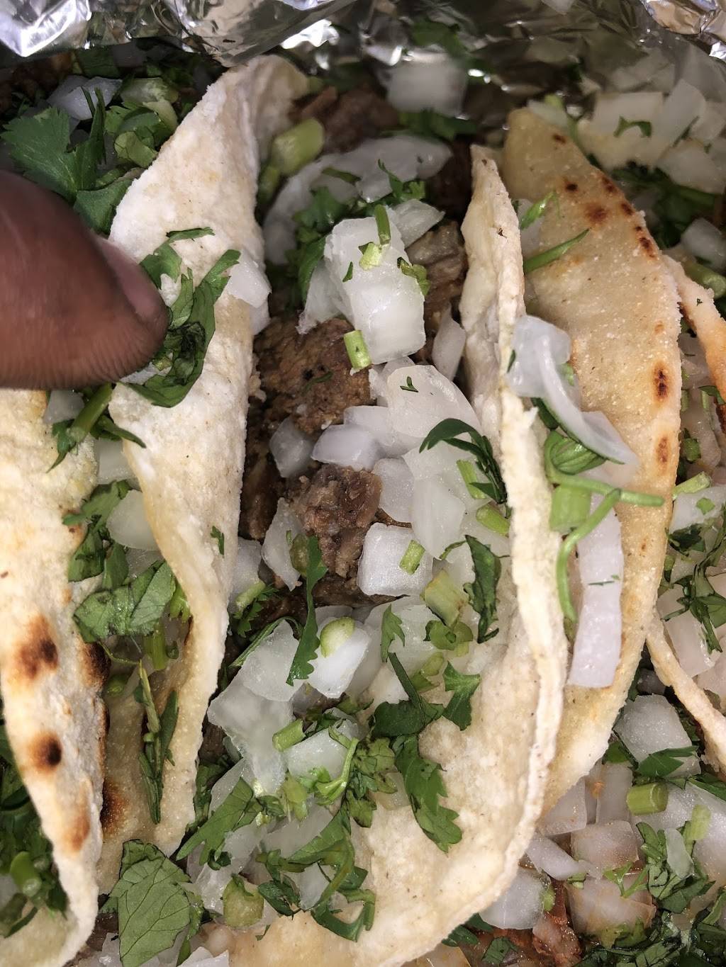 Xolos Tacos | restaurant | 17122 Slover Ave #101K, Fontana, CA 92337, USA | 9093710997 OR +1 909-371-0997