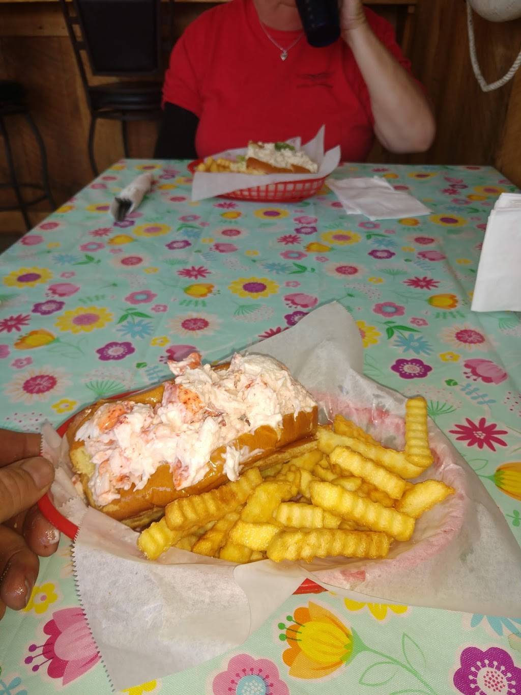 Surry Seafood Co | restaurant | 60 Weld St, Dixfield, ME 04224, USA | 2075629900 OR +1 207-562-9900