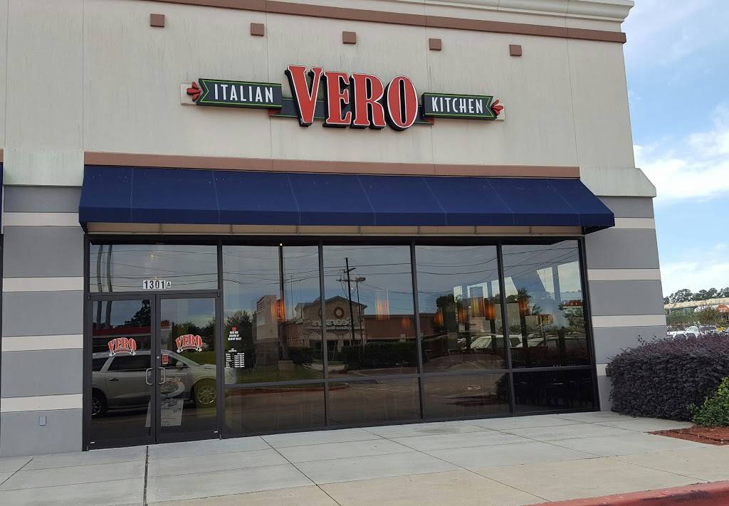 Vero Italian Kitchen | restaurant | 1301 W Davis St, Conroe, TX 77304, USA | 9364410411 OR +1 936-441-0411