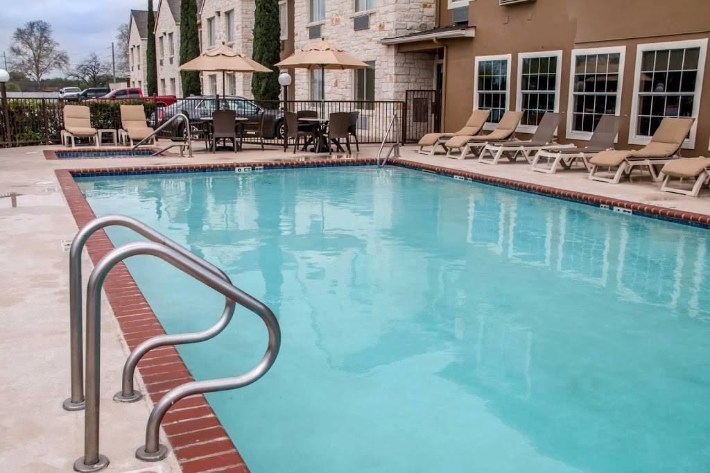 Comfort Suites | restaurant | 1489, I-35 N, New Braunfels, TX 78130, USA | 8306431100 OR +1 830-643-1100
