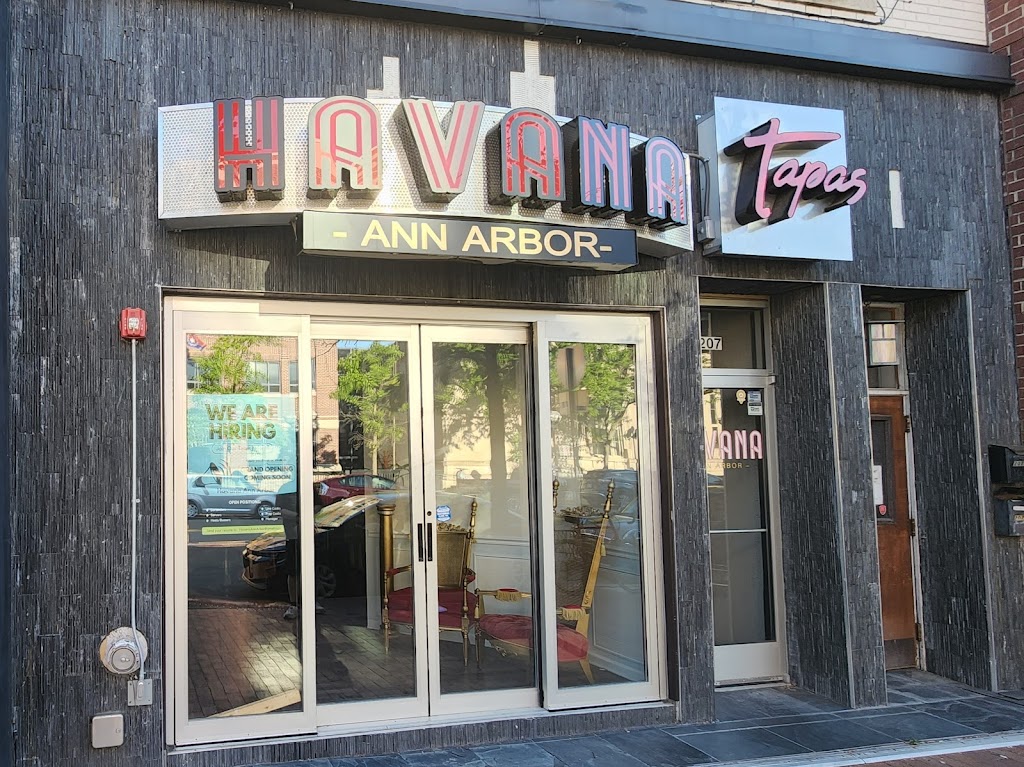 Havana Island BBQ and Tapas | restaurant | 207 N Main St, Ann Arbor, MI 48104, USA | 7347807344 OR +1 734-780-7344