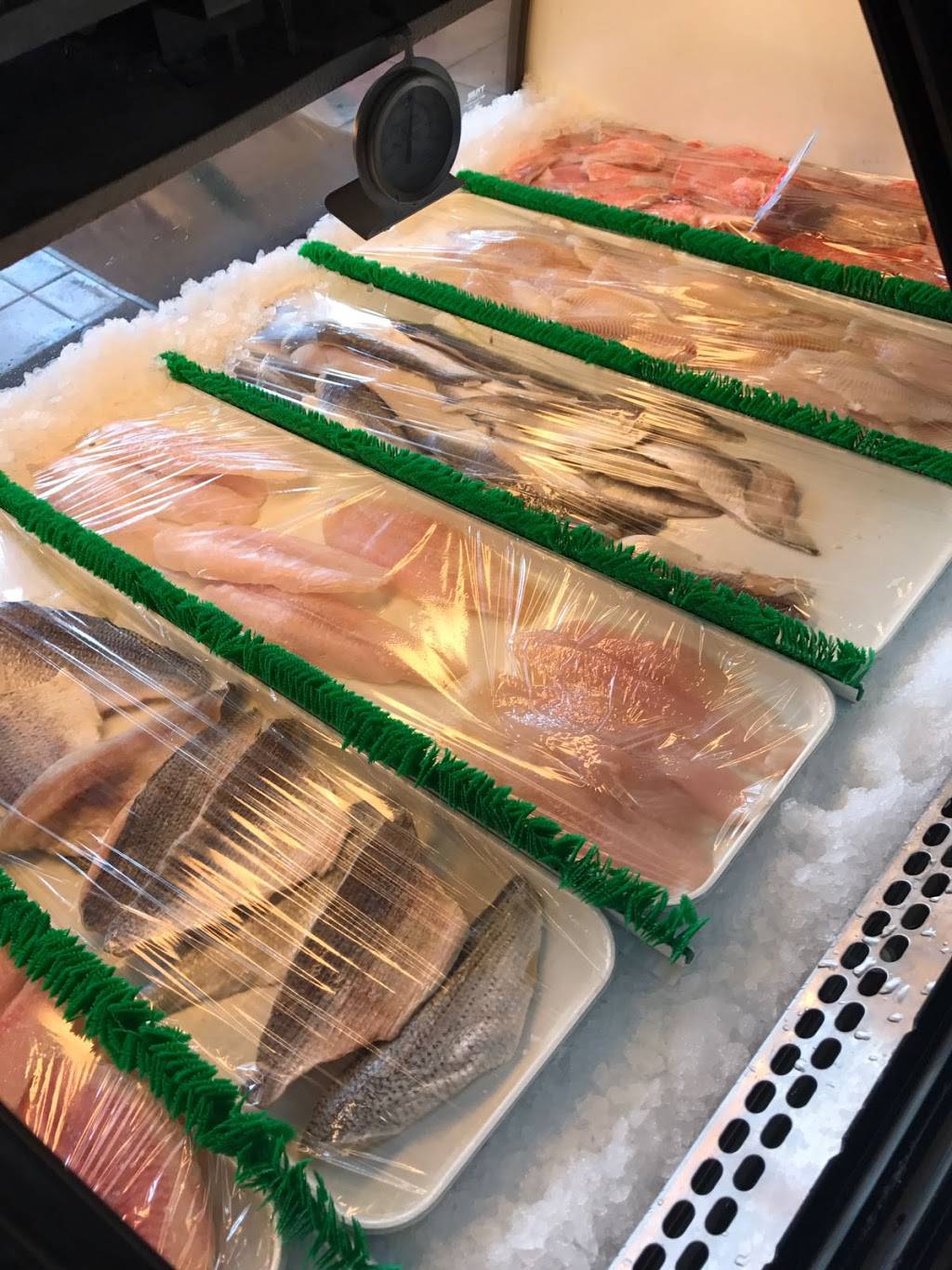 Harlem Fish & Chicken | restaurant | 7320 Grand River Ave, Detroit, MI 48204, USA | 3133618666 OR +1 313-361-8666