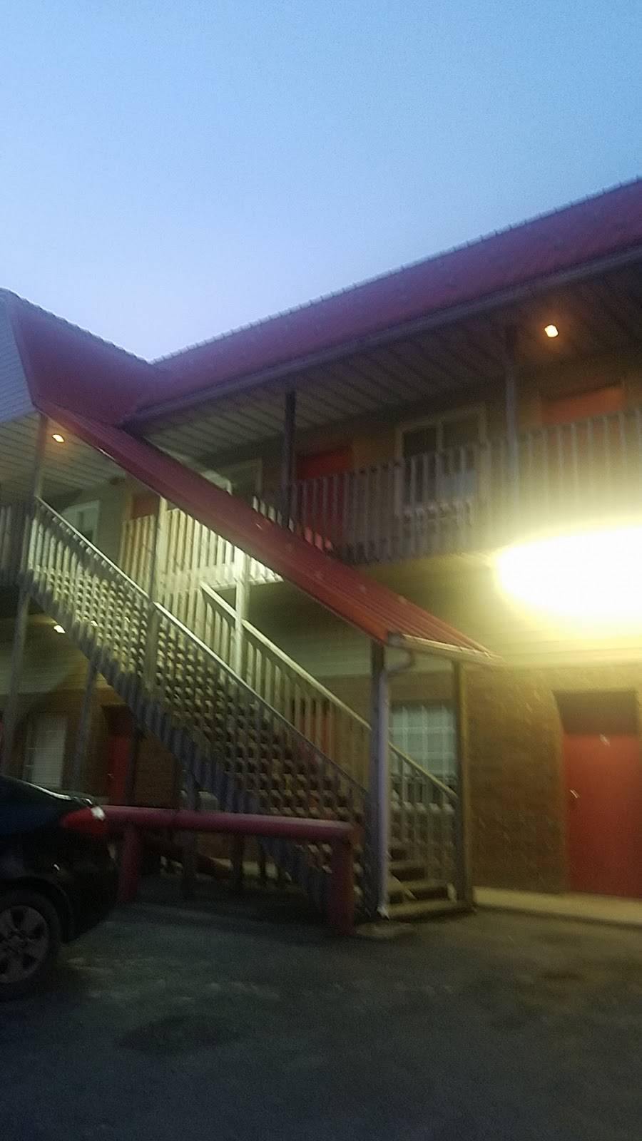 Colonial Room Restaurant | restaurant | 364 WV-80, Man, WV 25635, USA | 3045832800 OR +1 304-583-2800