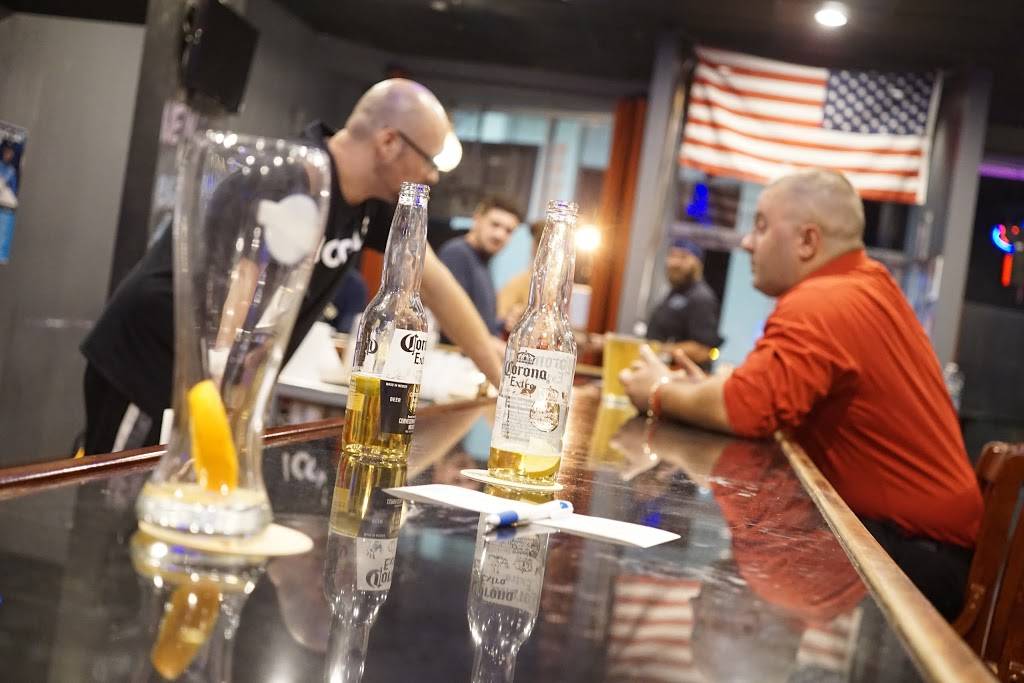 Locals Bar and Entertainment | restaurant | 300 Gordons Corner Rd, Manalapan Township, NJ 07726, USA | 7328517202 OR +1 732-851-7202