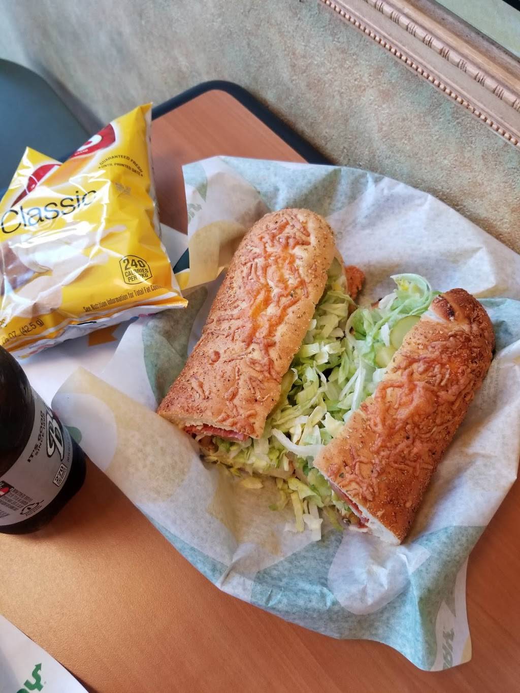 Subway | restaurant | 291 Main St, Nashua, NH 03060, USA | 6038831211 OR +1 603-883-1211