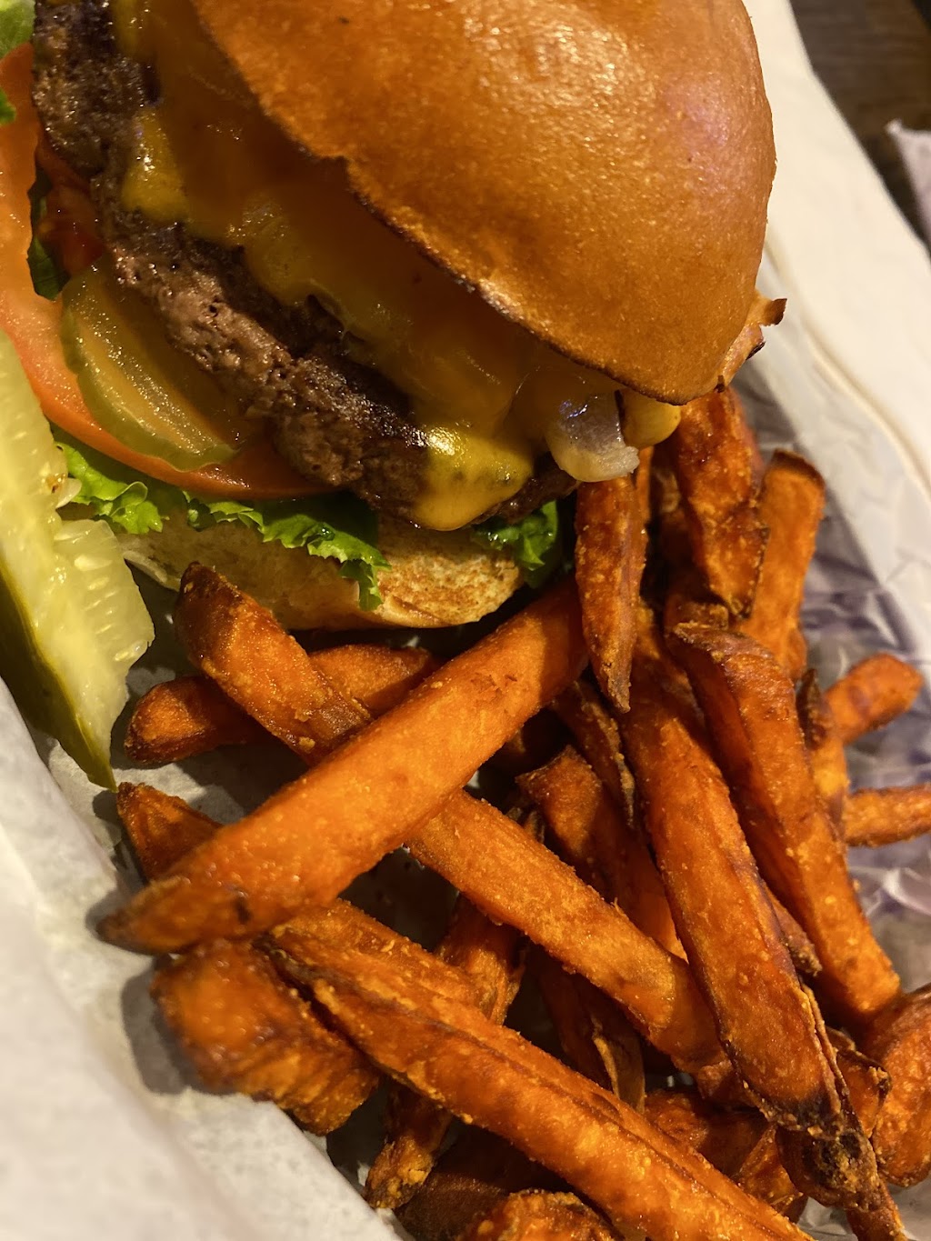 JJs Grill Conway | restaurant | 1010 Main St, Conway, AR 72034, USA | 5013360100 OR +1 501-336-0100