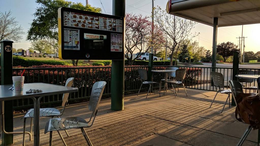 Sonic Drive-In | restaurant | 1305 N Germantown Pkwy, Memphis, TN 38018, USA | 9017539119 OR +1 901-753-9119