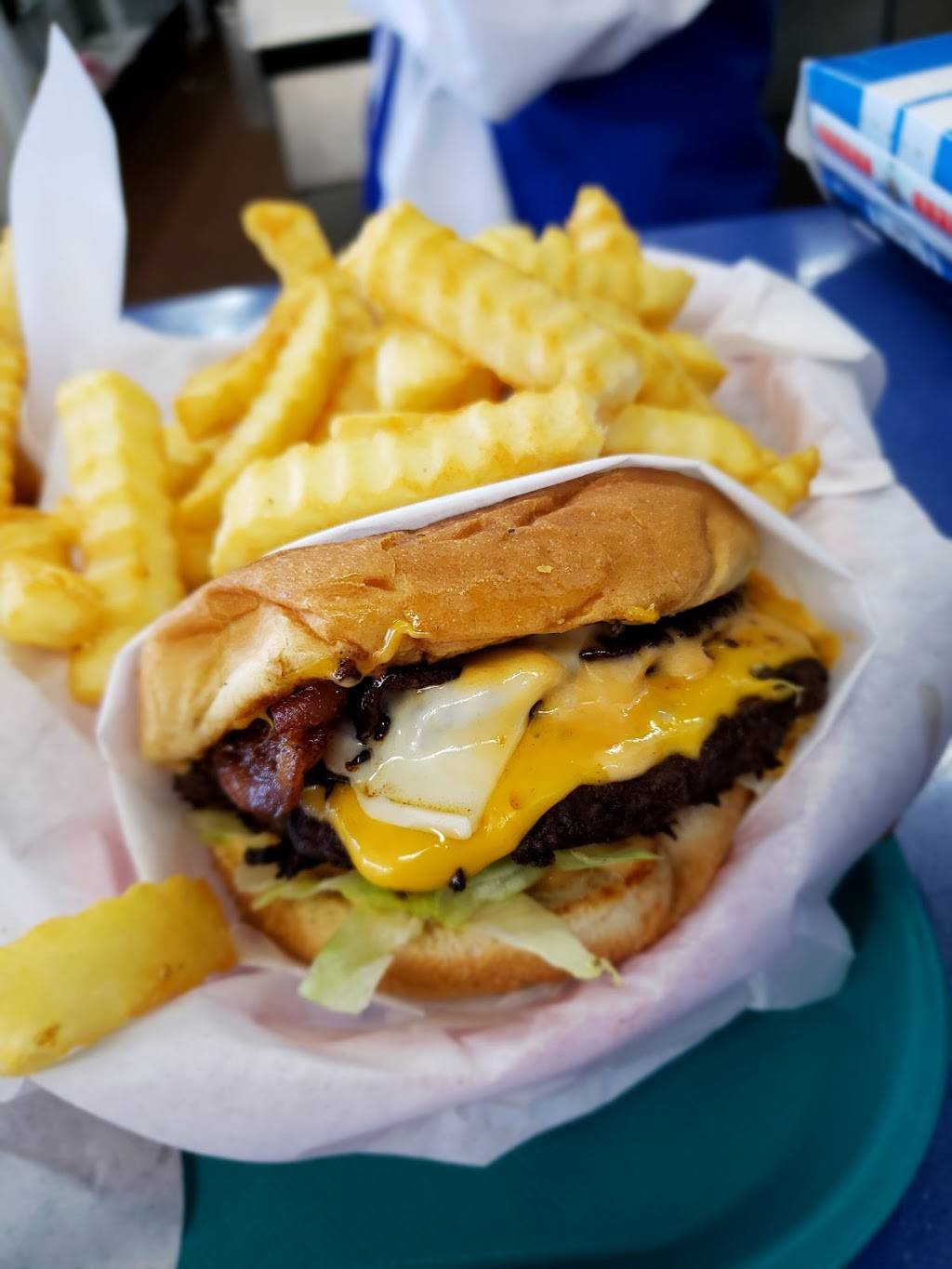 Fosters Freeze | restaurant | 653 Merchant St, Vacaville, CA 95688, USA | 7074481400 OR +1 707-448-1400