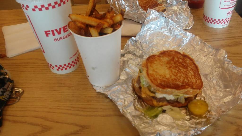 Five Guys | meal takeaway | 3850 Alpine Ave NW, Comstock Park, MI 49321, USA | 6167845445 OR +1 616-784-5445