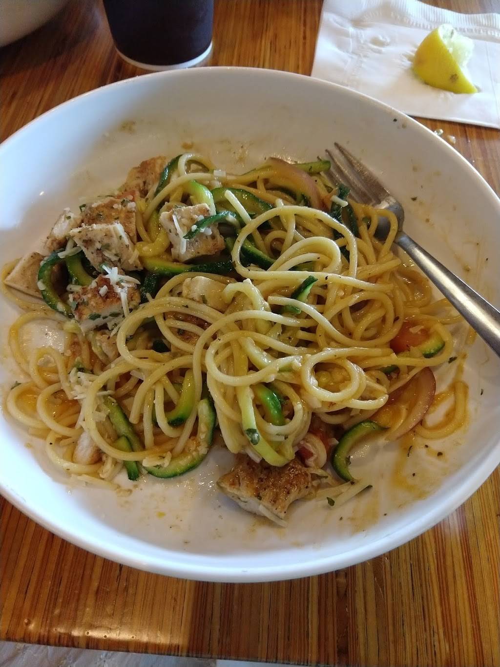Noodles and Company | restaurant | 2801 Pine Lake Rd, Lincoln, NE 68516, USA | 4028029132 OR +1 402-802-9132