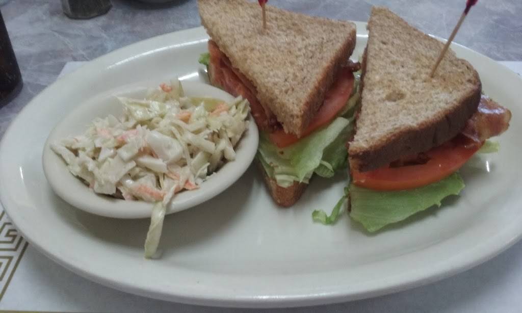 The Corner Family Restaurant | restaurant | 3525 Universal Plaza, New Port Richey, FL 34652, USA | 7278471400 OR +1 727-847-1400