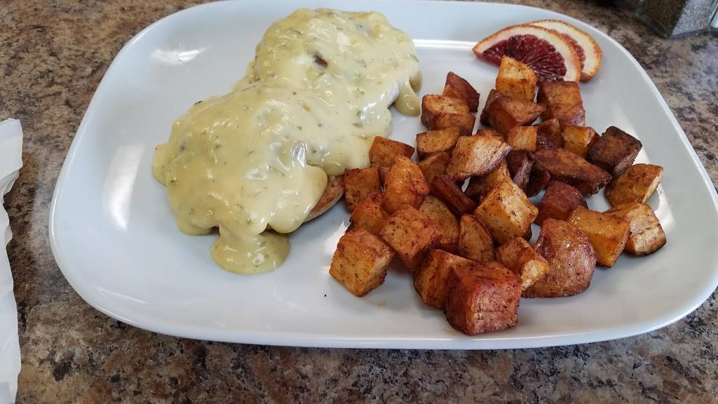 Leggos | restaurant | 120 N Franklin St, Holbrook, MA 02343, USA | 7819612475 OR +1 781-961-2475