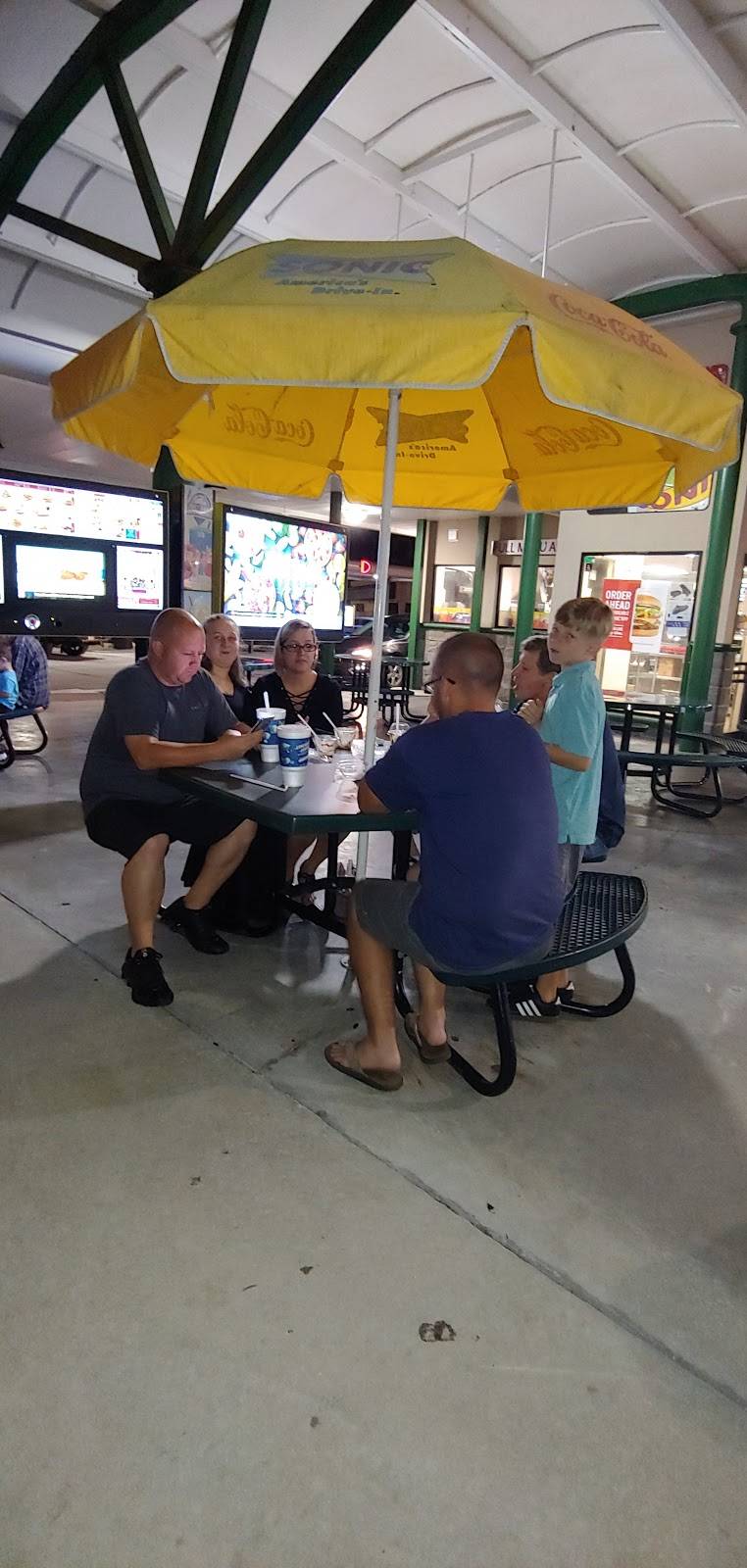 Sonic Drive-In | restaurant | 2610 South Blanding Blvd, Middleburg, FL 32068, USA | 9045899784 OR +1 904-589-9784