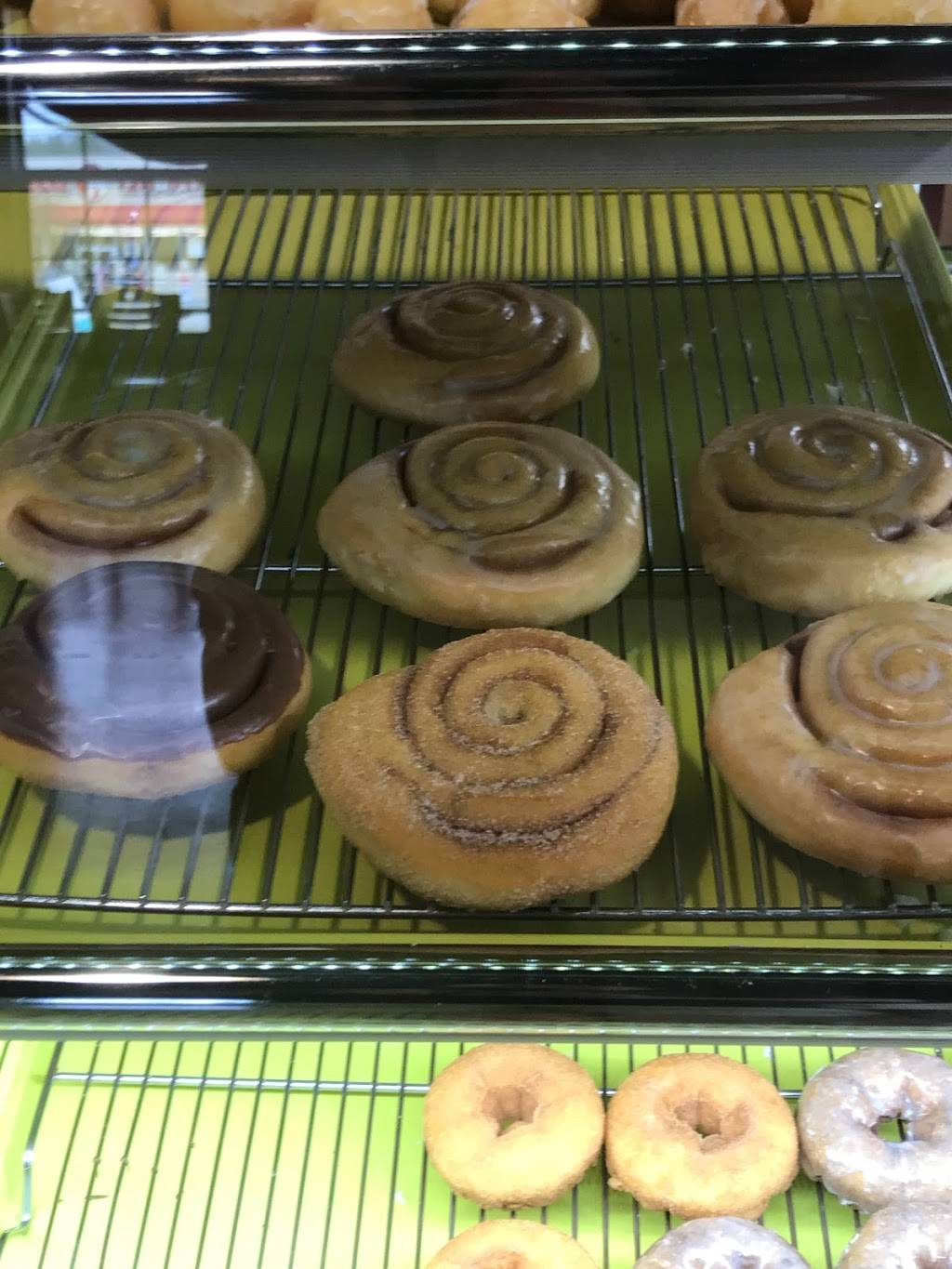 Honeys Donuts, Coffee & More | restaurant | 4300 Moss St, Lafayette, LA 70507, USA | 3375344783 OR +1 337-534-4783