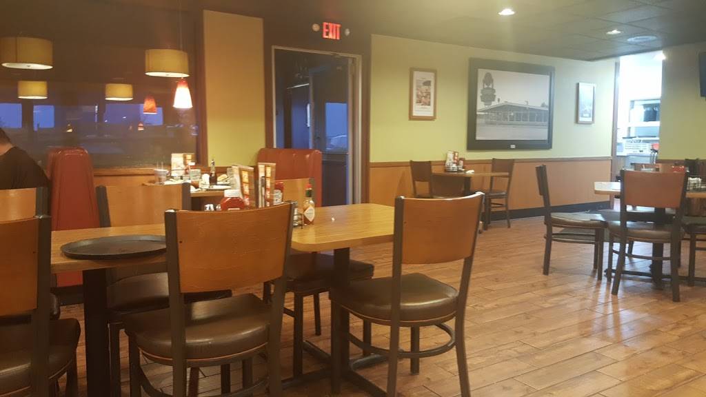 Dennys | restaurant | 2560 Airport Rd, Jackson, MI 49202, USA | 5177820025 OR +1 517-782-0025