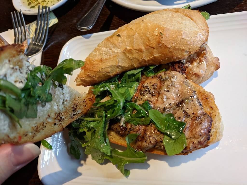 Carrabbas Italian Grill | restaurant | 3530 Tyrone Blvd N, St. Petersburg, FL 33710, USA | 7273841818 OR +1 727-384-1818