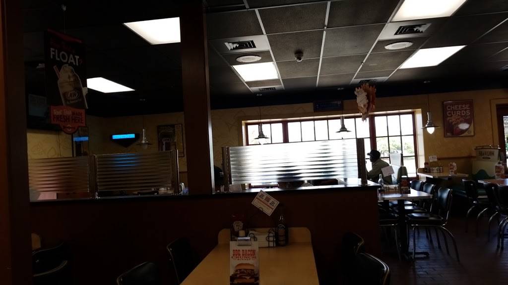 A&W Restaurant | restaurant | 2501 E Oakland Ave, Bloomington, IL 61701, USA | 3096631823 OR +1 309-663-1823