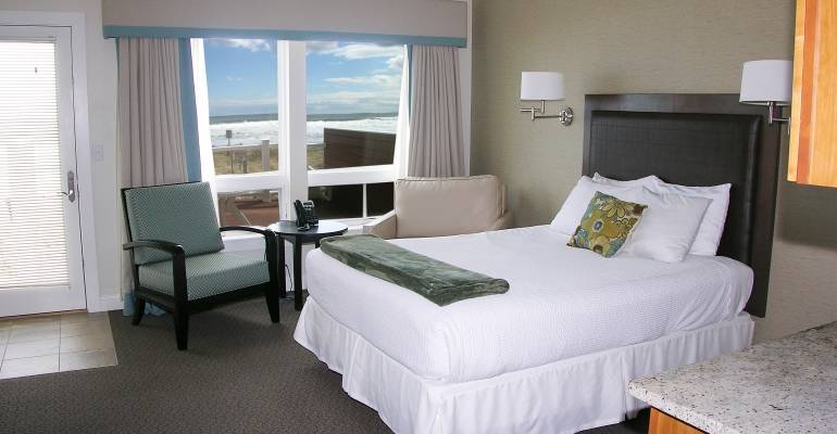 Alouette Beach Resort | restaurant | 91 E Grand Ave, Old Orchard Beach, ME 04064, USA | 2079344151 OR +1 207-934-4151