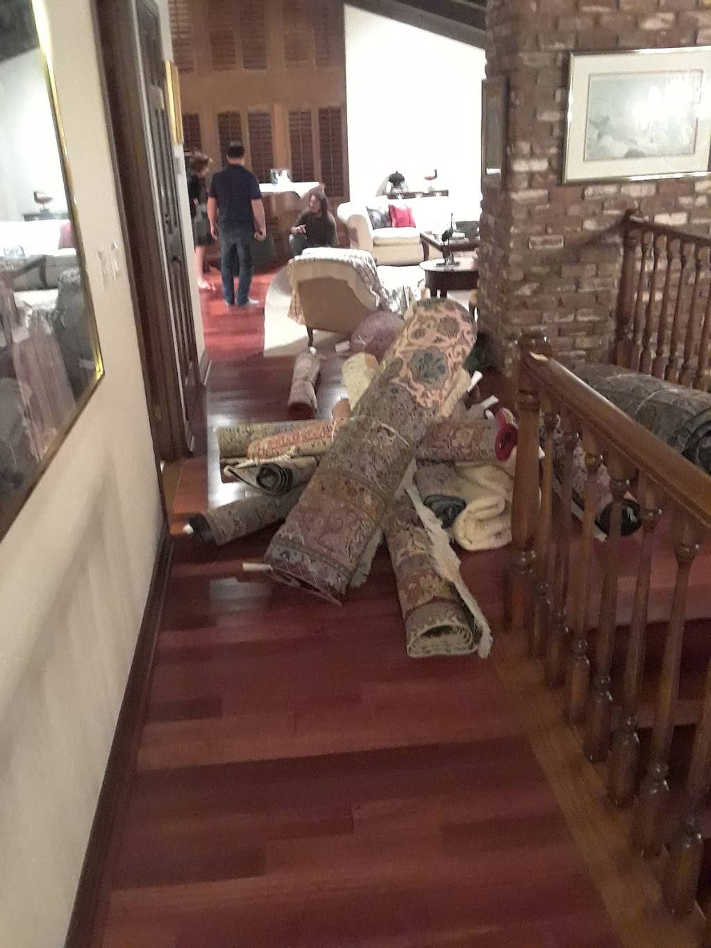 Safarian carpet cleaning | restaurant | 7351 Deering Ave, Canoga Park, CA 91303, USA | 3104099754 OR +1 310-409-9754