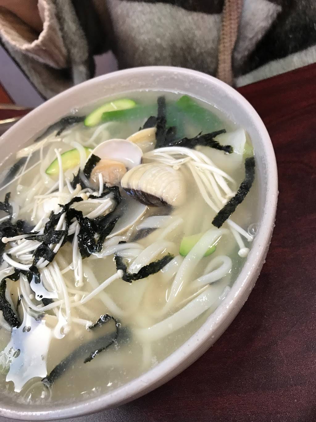 청목 손칼국수 | restaurant | 339 Broad Ave, Palisades Park, NJ 07650, USA | 2015925990 OR +1 201-592-5990