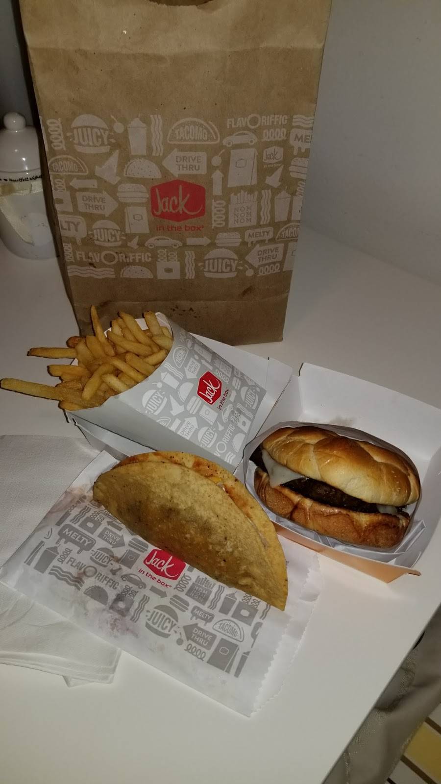 Jack in the Box | restaurant | 2197 San Pablo Ave, Berkeley, CA 94702, USA | 5108413574 OR +1 510-841-3574