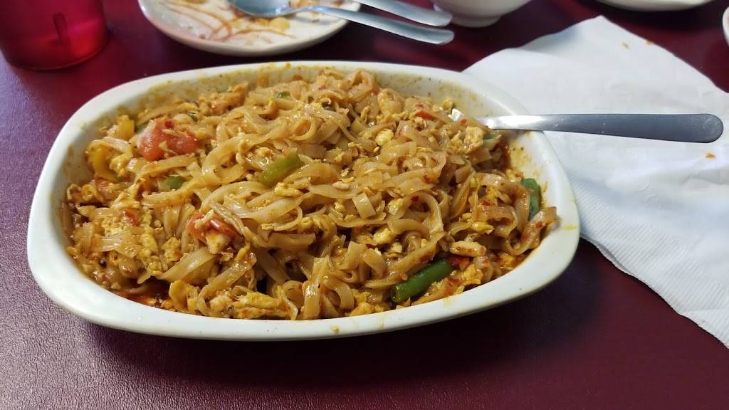 Dhings Thai Cuisine | restaurant | 4000 E Market St #100, Logansport, IN 46947, USA | 5747353333 OR +1 574-735-3333