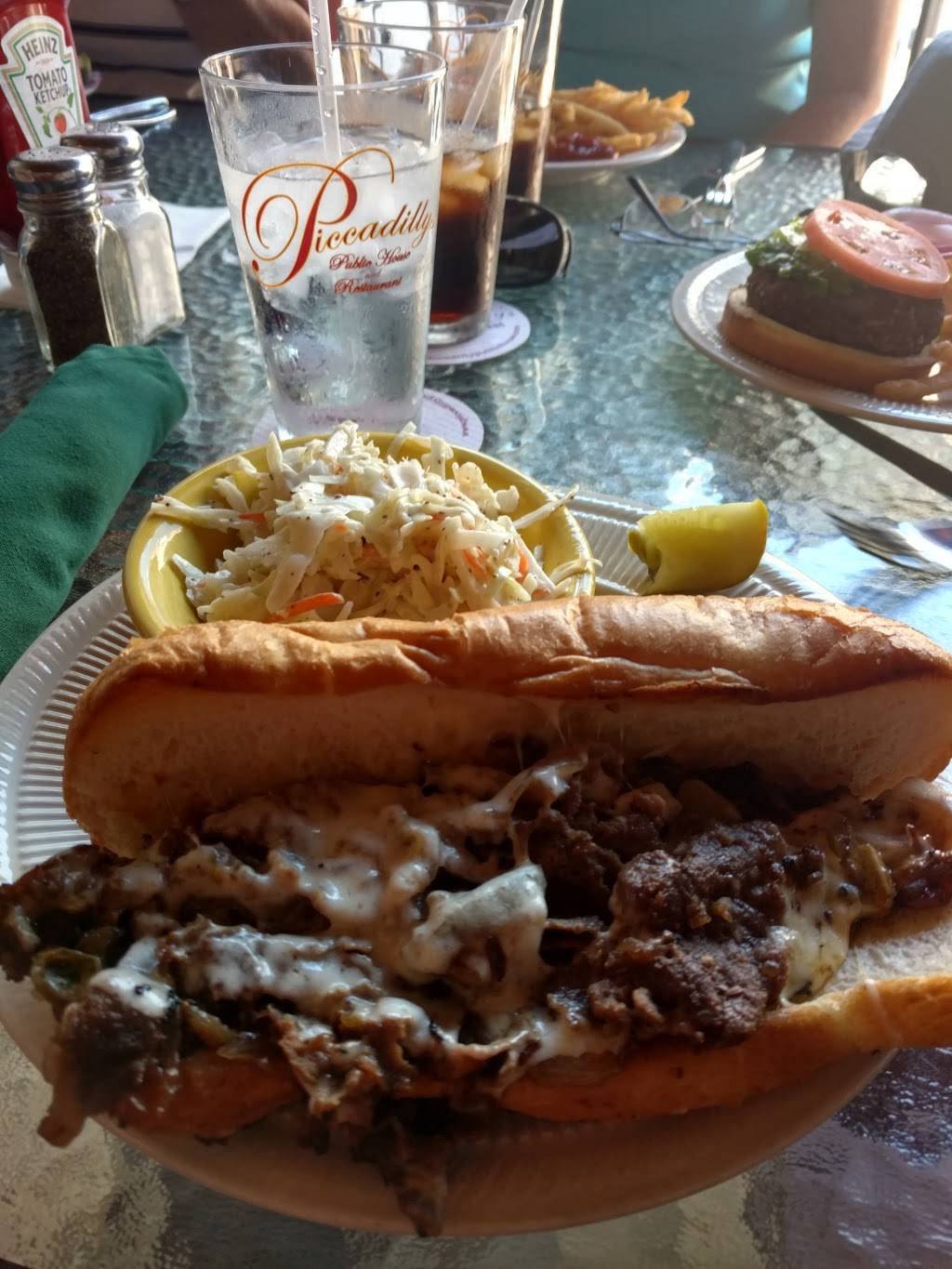 Piccadillys Public House & Restaurant | restaurant | 125 E Piccadilly St, Winchester, VA 22601, USA | 5405351899 OR +1 540-535-1899