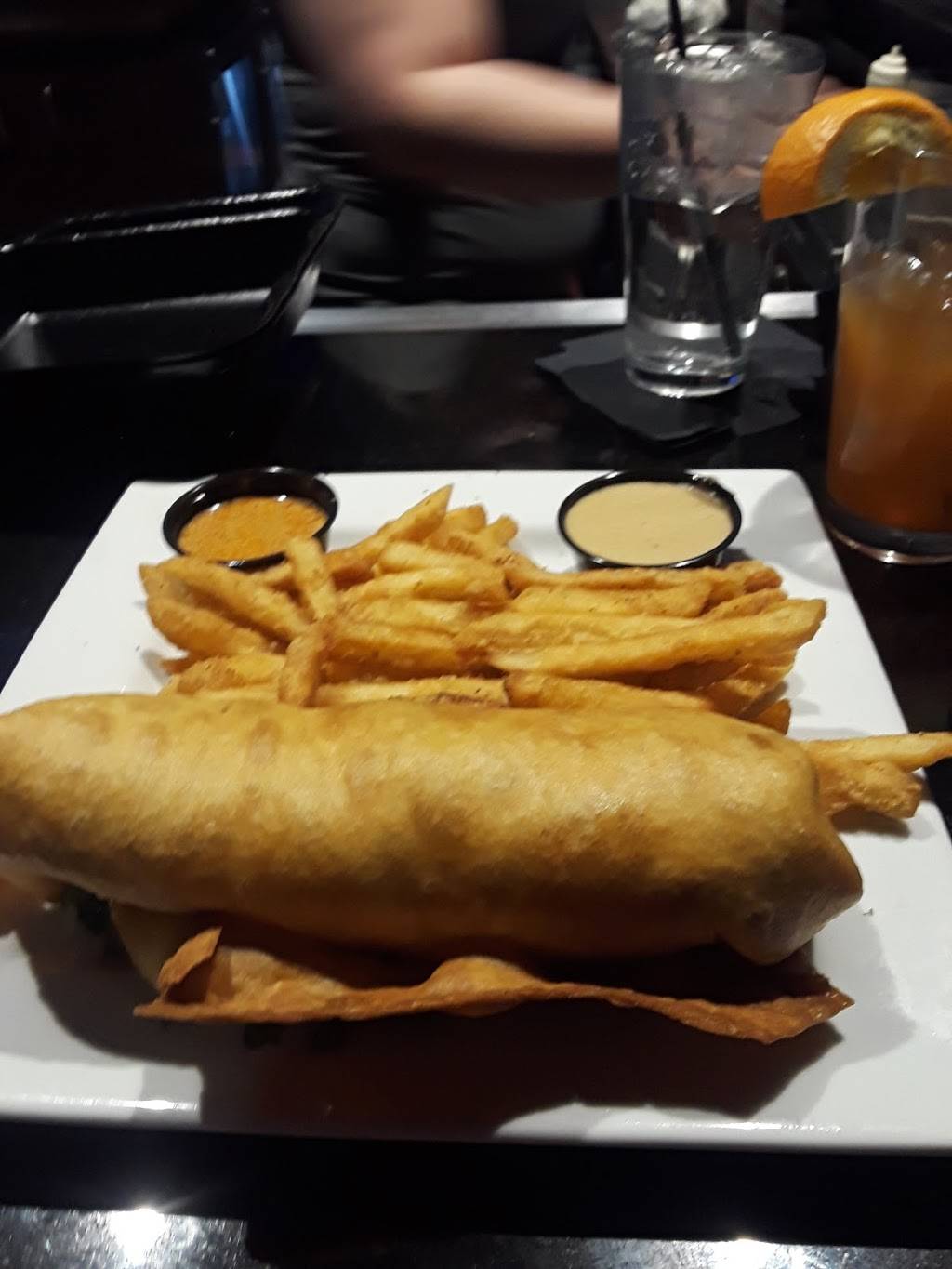 Black Rock Bar & Grill | restaurant | 41601 Ford Rd, Canton, MI 48187, USA | 7349277800 OR +1 734-927-7800