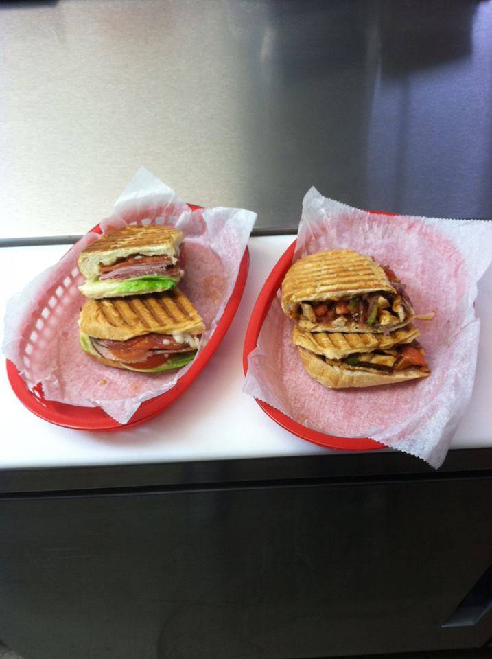 Smiling Goat | restaurant | 2911, 1335 Linden Ave, Zanesville, OH 43701, USA | 7404507889 OR +1 740-450-7889