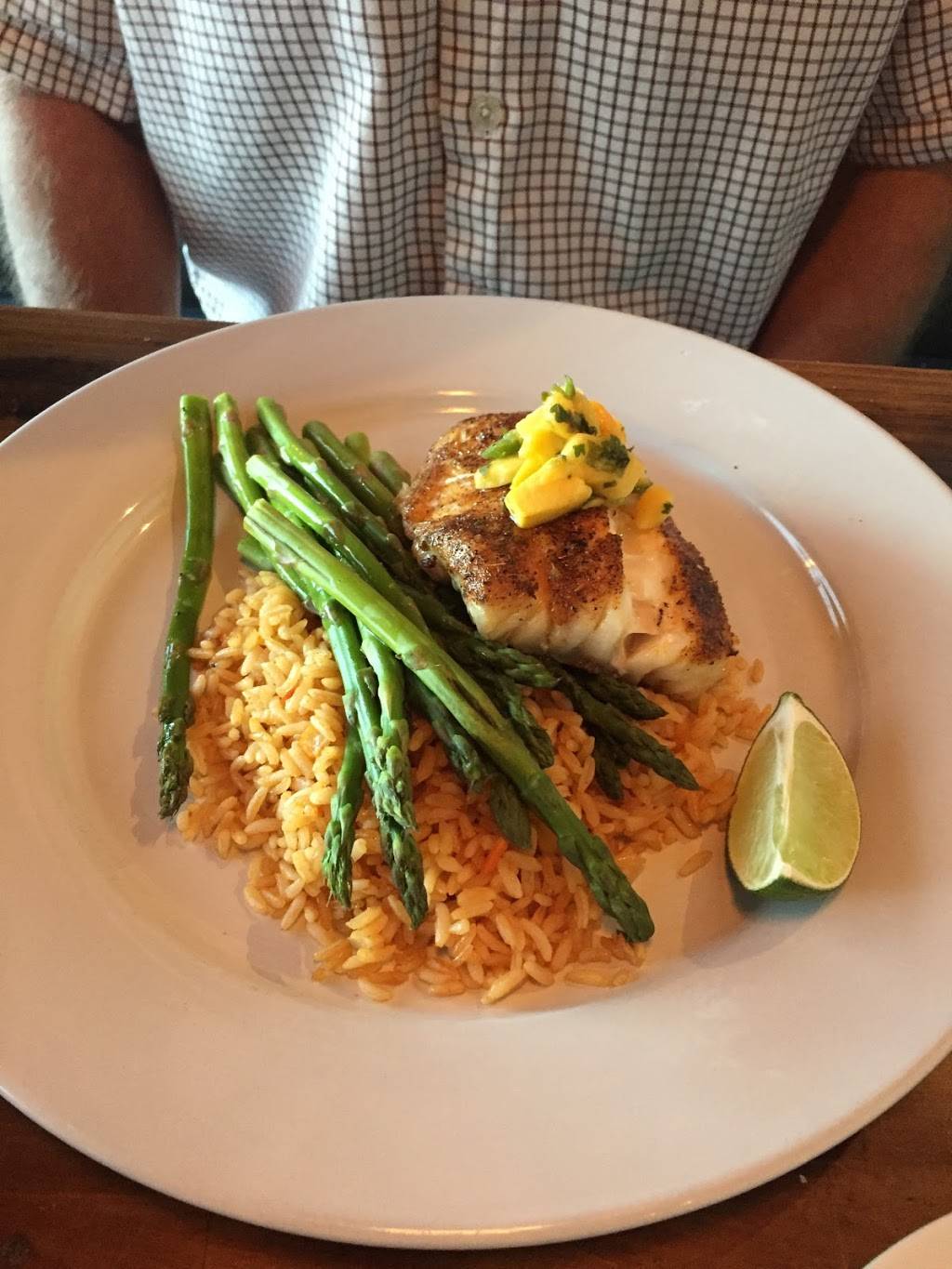 Cape Fear Seafood Company | restaurant | 832 Spring Forest Rd, Raleigh, NC 27609, USA | 9842424600 OR +1 984-242-4600