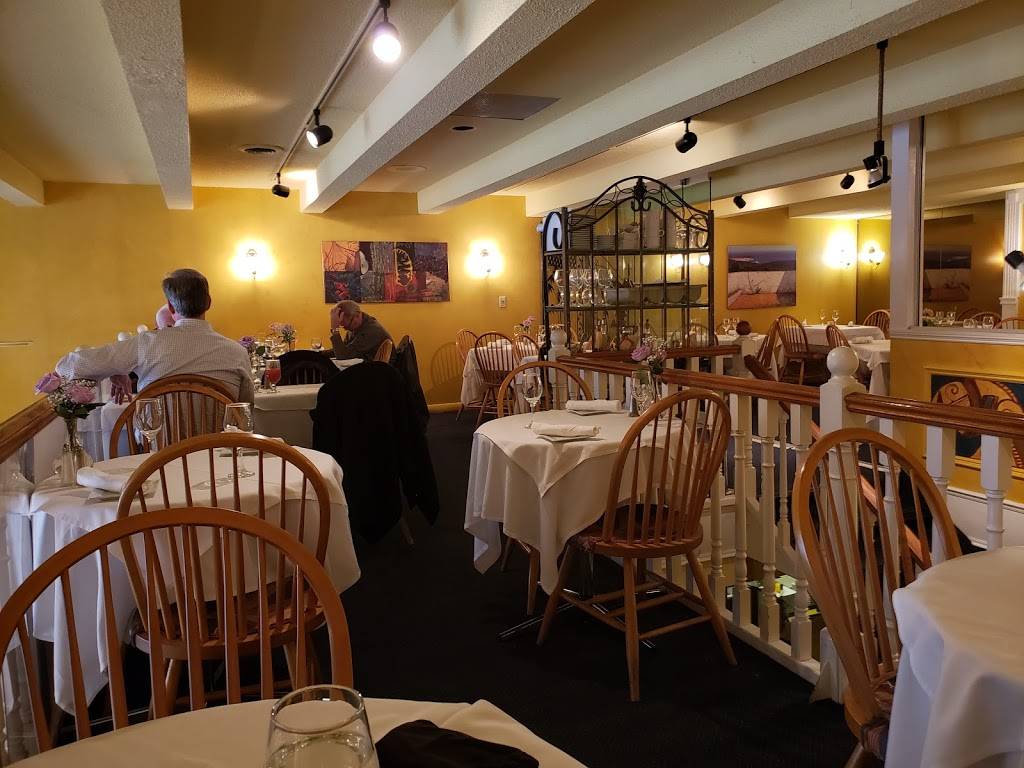 The Crazy Fox Bistro | restaurant | 135 Bayfield St, Barrie, ON L4M 3B3, Canada | 7057375000 OR +1 705-737-5000