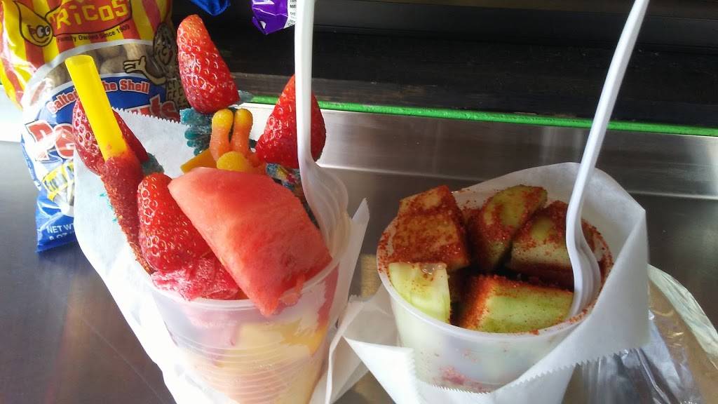 El Coco Rayado | restaurant | 2303 N Zarzamora St, San Antonio, TX 78201, USA | 2107318605 OR +1 210-731-8605