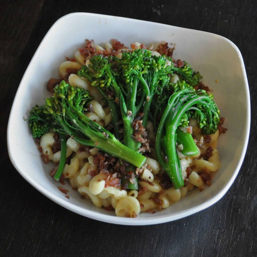 Hot Head Fried Chicken | restaurant | 2671 S Kinnickinnic Ave, Milwaukee, WI 53207, USA | 4148080481 OR +1 414-808-0481