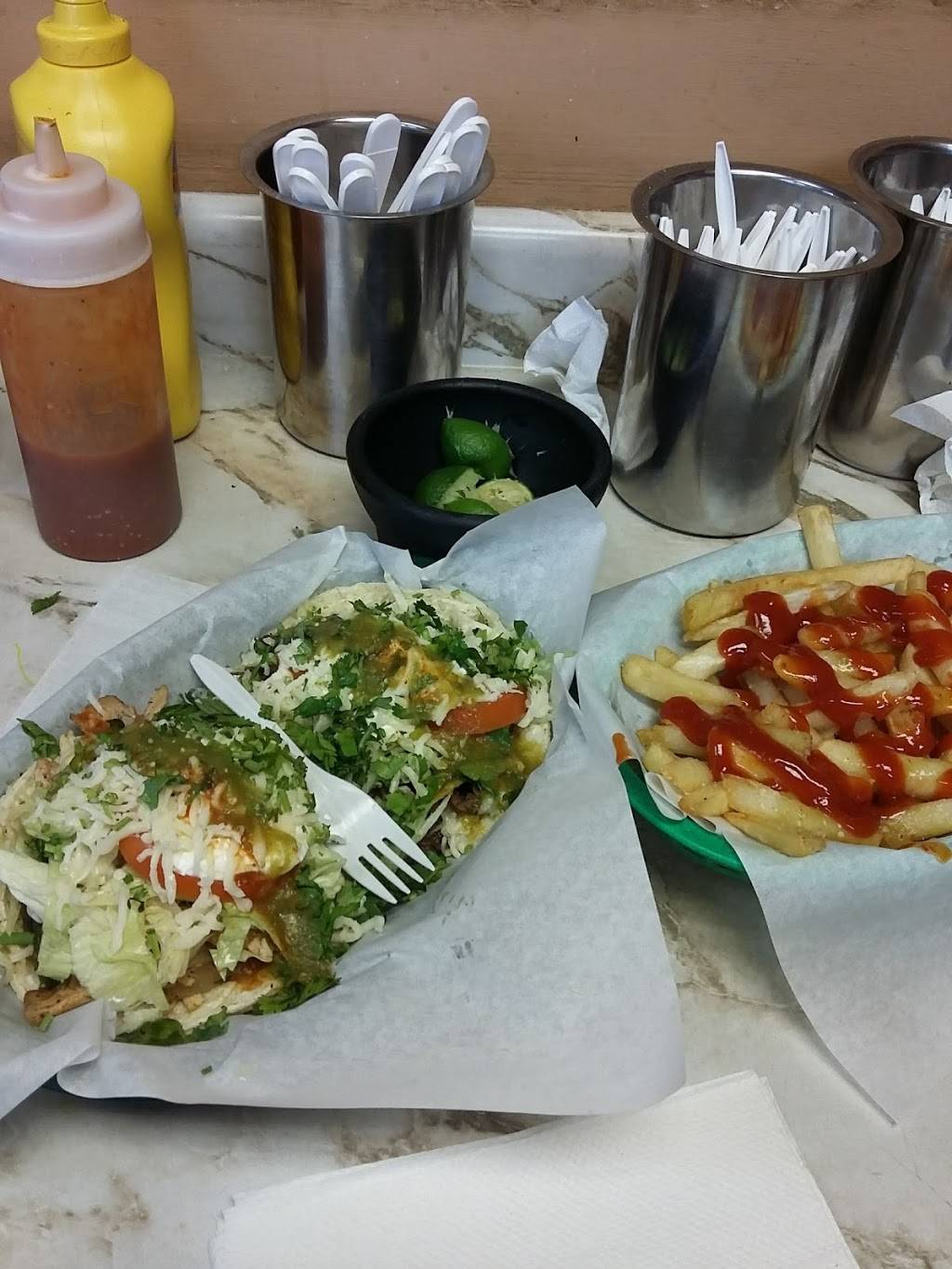 El Jacalito | restaurant | 8465 S Commercial Ave, Chicago, IL 60617, USA | 7739546961 OR +1 773-954-6961