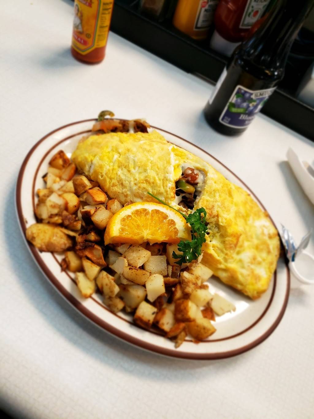 Blue Skillet | restaurant | 5000 E Bonanza Rd, Las Vegas, NV 89110, USA | 7024535555 OR +1 702-453-5555