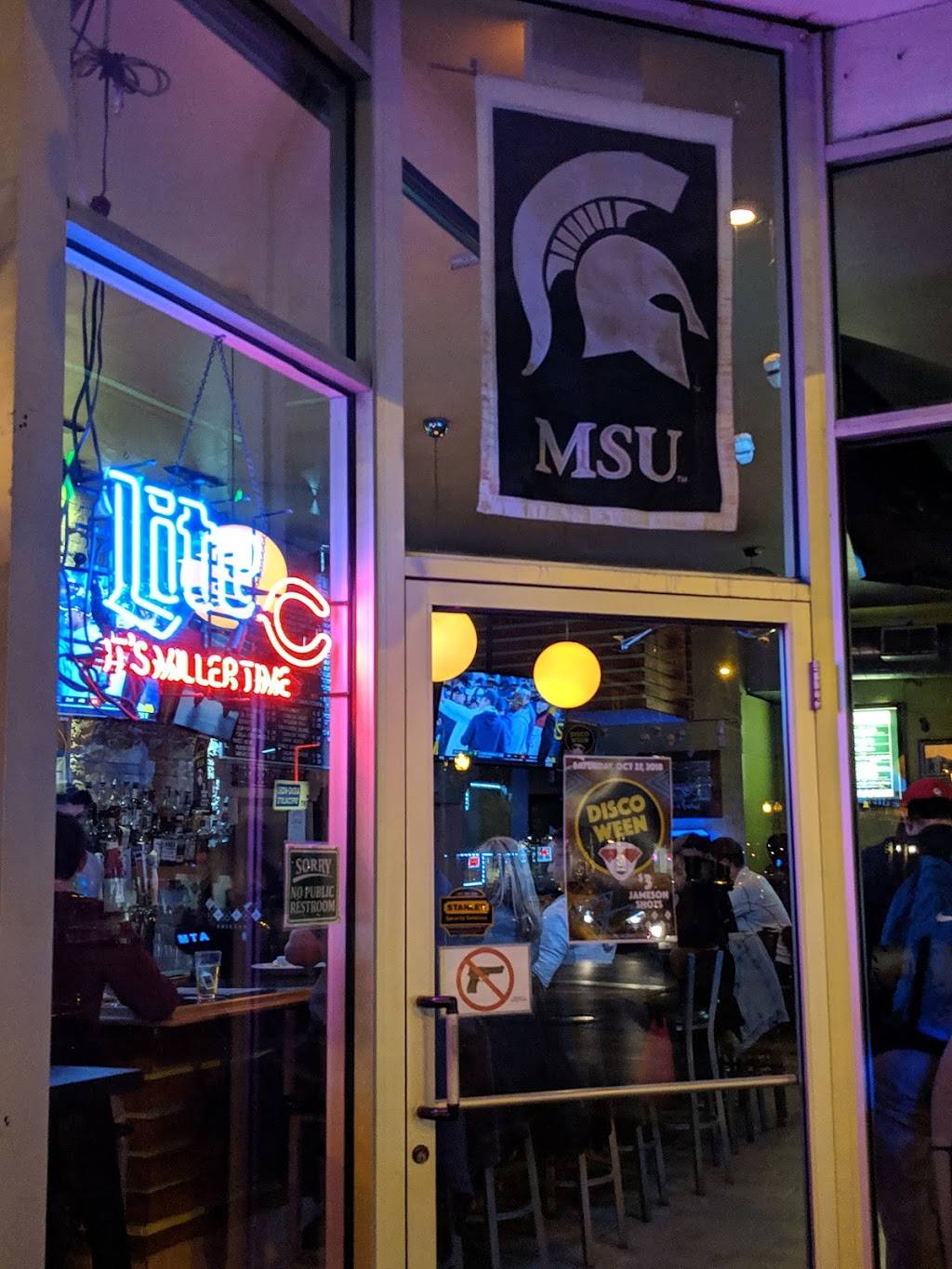 Avenue Tavern Chicago | night club | 2916 N Broadway, Chicago, IL 60657, USA | 7739757000 OR +1 773-975-7000