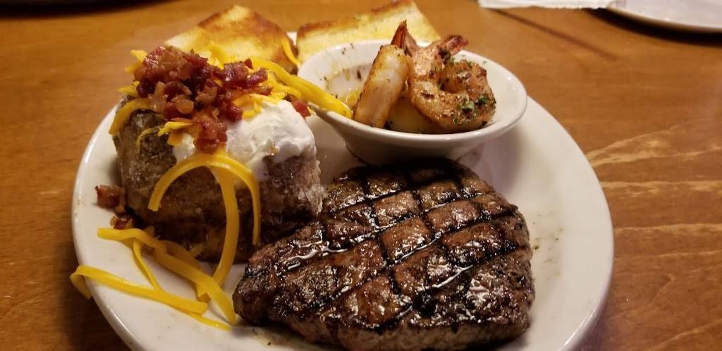 Texas Roadhouse | restaurant | 3961 S Gilbert Rd, Gilbert, AZ 85296, USA | 4807267427 OR +1 480-726-7427