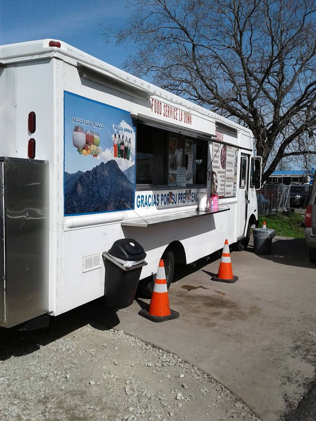 Food Service La Doña | restaurant | 8710 Windswept Ln, Houston, TX 77063, USA | 8322730074 OR +1 832-273-0074