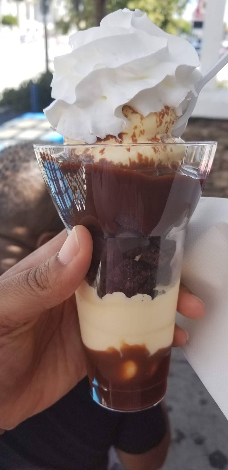 Fosters Freeze | restaurant | 11969 S. Hawthore Blvd., Hawthorne, CA 90250, USA | 3106449653 OR +1 310-644-9653