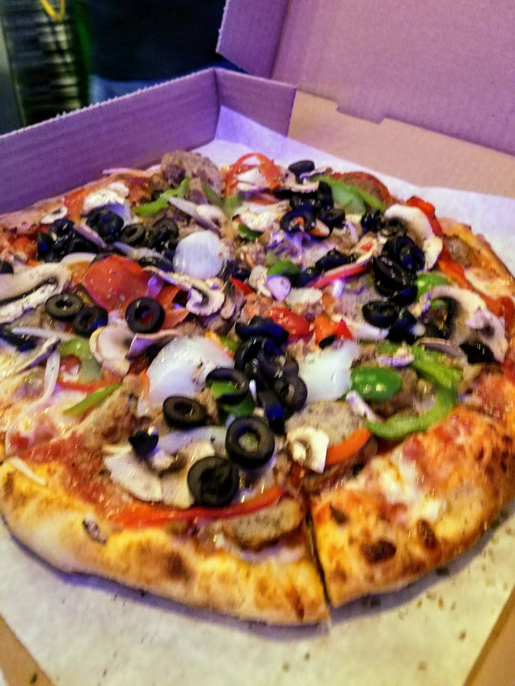 Creations Pizza | restaurant | 193 Main St, Farmingdale, NY 11735, USA | 5165868156 OR +1 516-586-8156