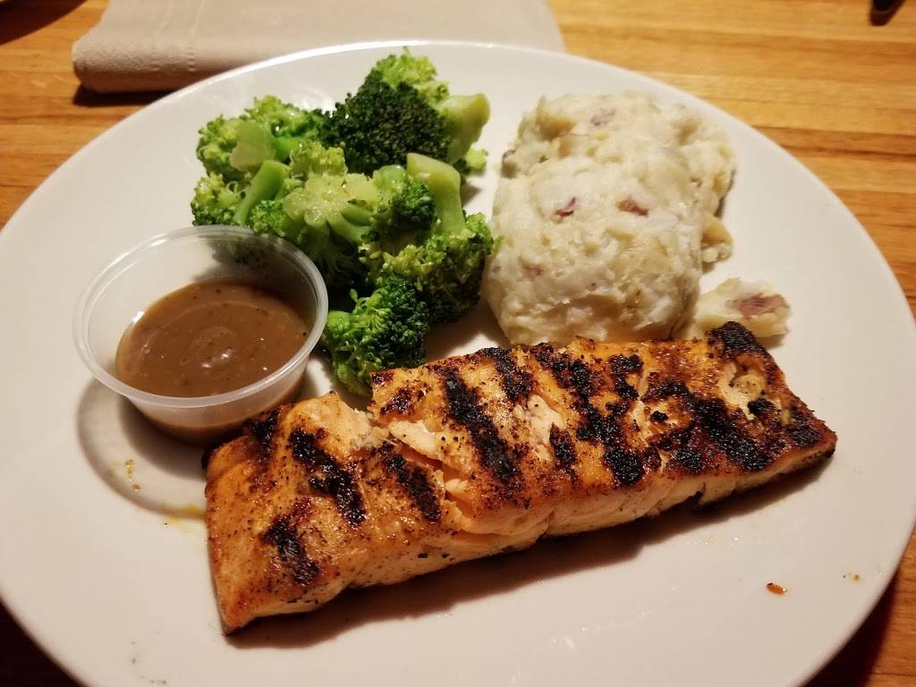 Applebees Grill + Bar | restaurant | W180N9469 Premier Ln, Menomonee Falls, WI 53051, USA | 2622500896 OR +1 262-250-0896