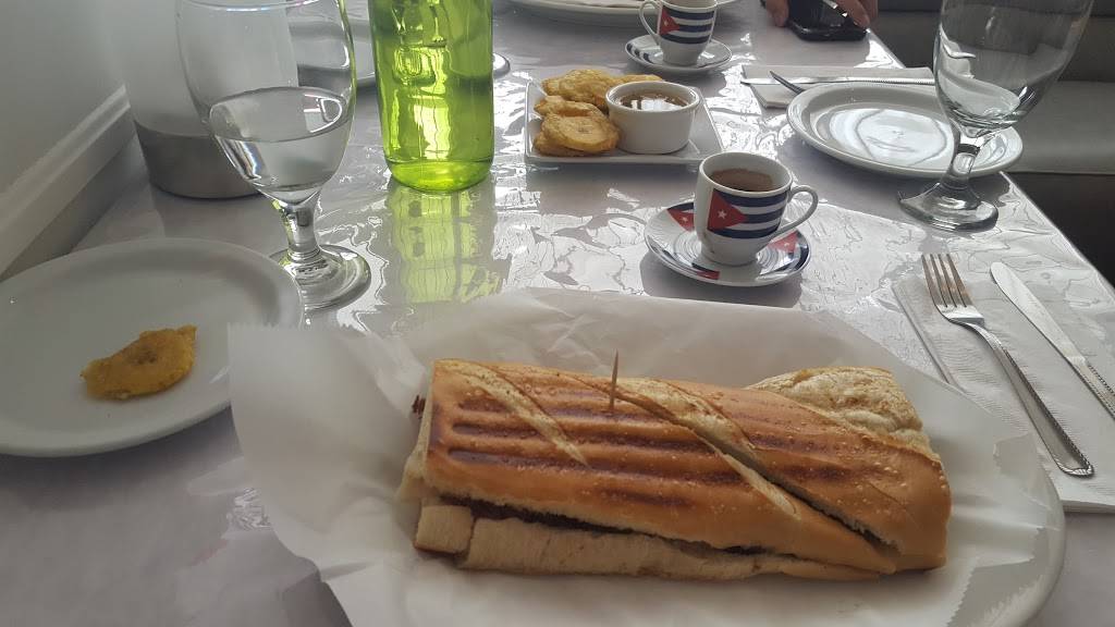 Havana Restaurant | restaurant | 5331 Menaul Blvd NE, Albuquerque, NM 87110, USA | 5058302025 OR +1 505-830-2025