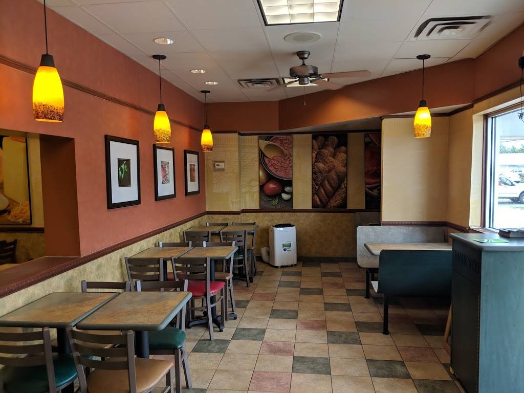 Subway | restaurant | 494 E Hurst St, Bushnell, IL 61422, USA | 3097722401 OR +1 309-772-2401