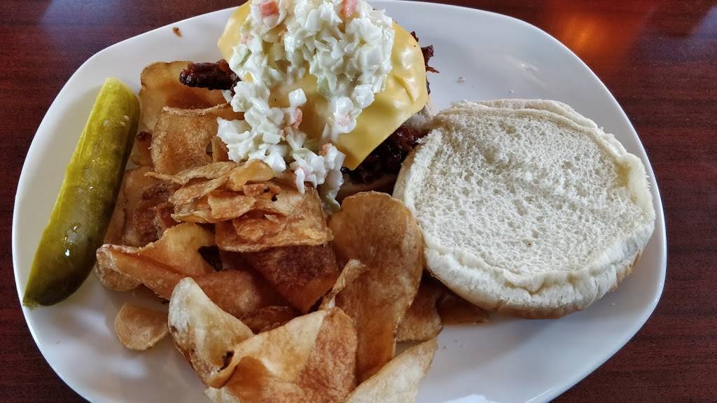 Tinkers Creek Road Tavern | restaurant | 14000 Tinkers Creek Rd, Walton Hills, OH 44146, USA | 2166423900 OR +1 216-642-3900