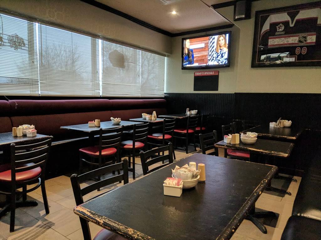 Tom & Jerrys Bistro | restaurant | 17335 Yonge St, Newmarket, ON L3Y 8Z2, Canada | 9058532345 OR +1 905-853-2345