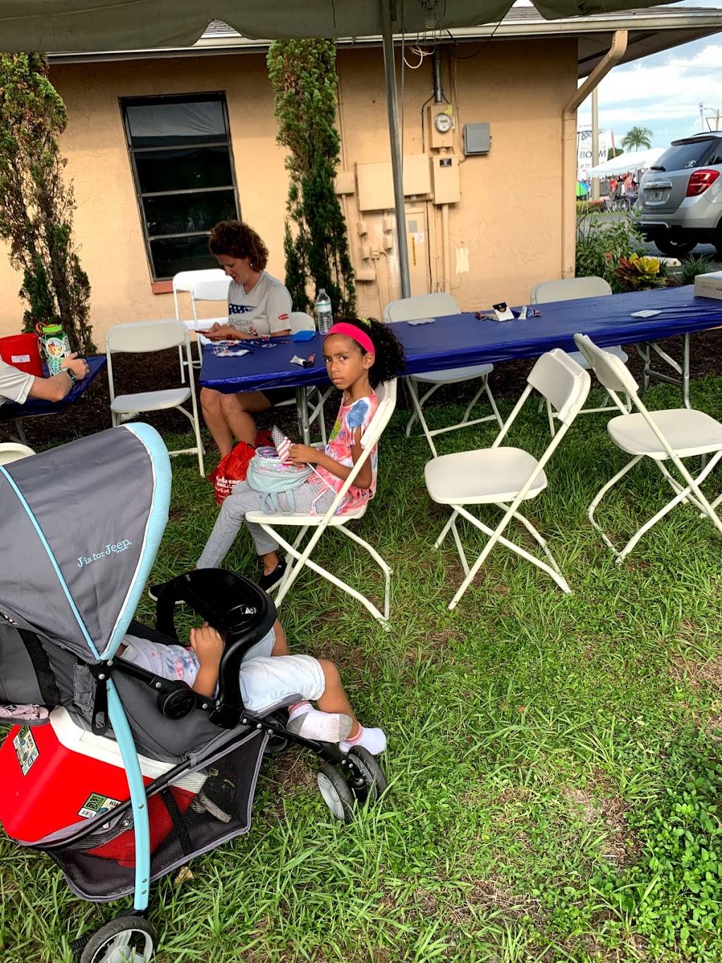 Red Roc Cravings | restaurant | 1413 Cape Coral Pkwy E, Cape Coral, FL 33904, USA | 4197059927 OR +1 419-705-9927